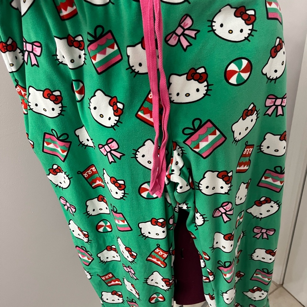 Hello Kitty Green and Pink Womens Pajamas